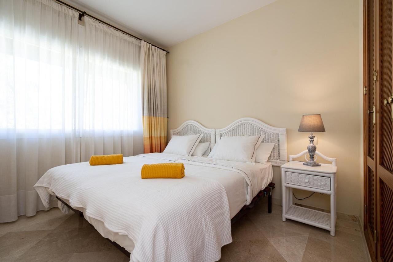 Costalita Beach Apartment Estepona Exteriör bild